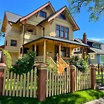 Secluded Patio Cottage Right By All The Action