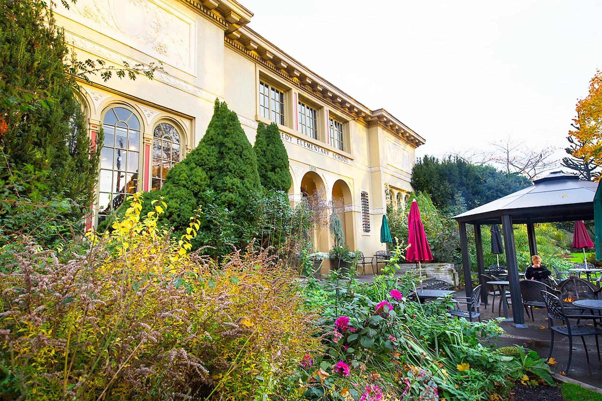 Secluded Patio Right By The Action Holiday home Portland